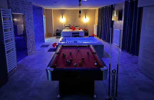 Le Loft à Bulles - Location Loft Billard Sauna Hammam Jacuzzi Privatif