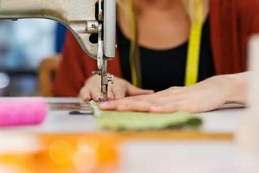 Atelier de couture et retouche - Le Chat Borgne