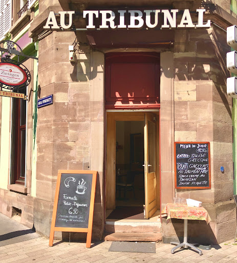 LE TRIBUNAL