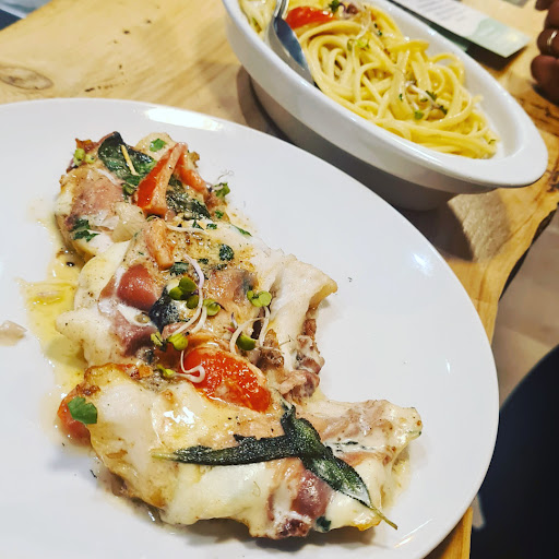 Giulia Trattoria & Pizzeria