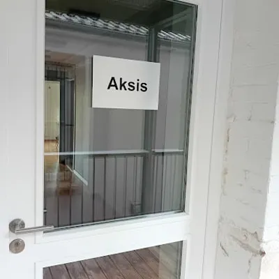 Aksis