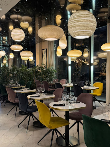 The Garden's Lounge