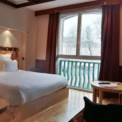 Logis Hôtel les Pages Rest. le Petit Comptoir
