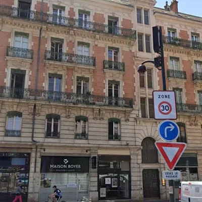 Avocat Toulouse Anaïs (contentieux commercial, bail commercial, droit de la construction, droit immobilier)
