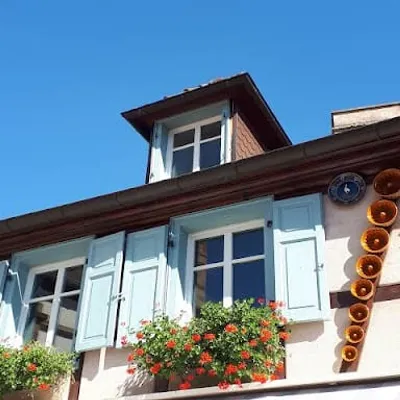 At the foot of the vineyards, apartment in a small residential condominium.
