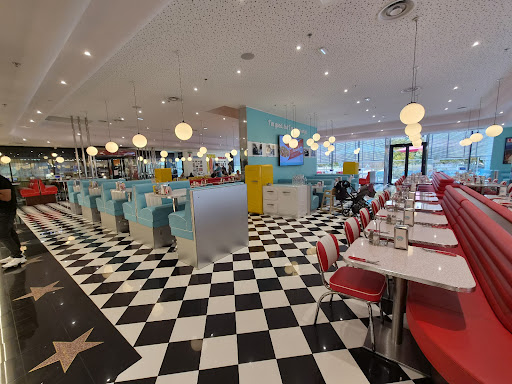 Holly's Diner