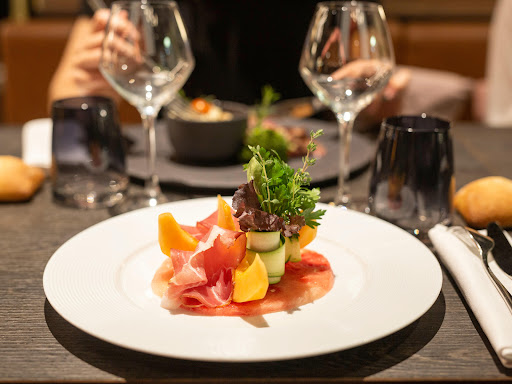 ICI AND LA - RESTAURANT