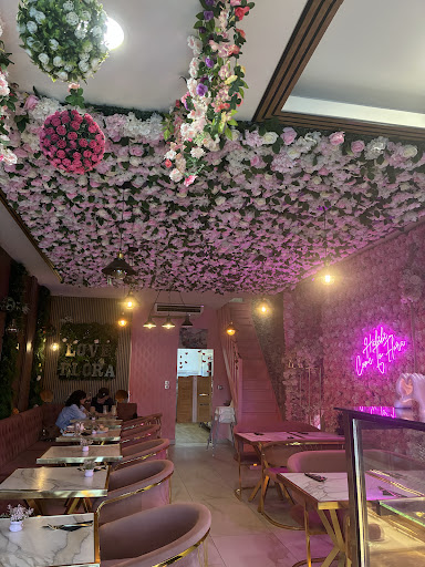Flora Salon De The & Patisserie