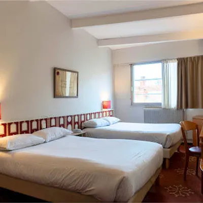 Hôtel Ours Blanc - Place Victor Hugo