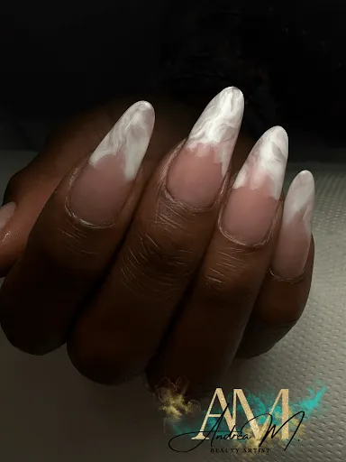 AM Beauty Artist , Technicienne en onglerie, cils et sourcils