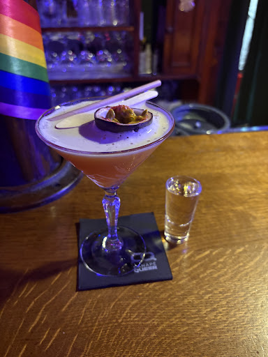 Canapé Queer Bar Strasbourg